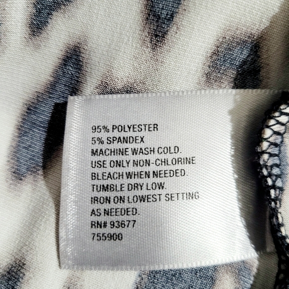 Worthington Woman Stretch Plus Size Short Sleeve Animal Print Blouse Size 1X - Picture 11 of 11